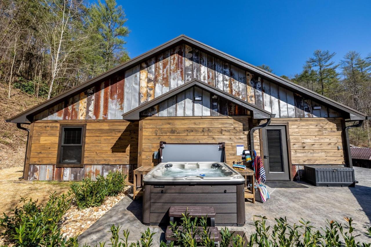 New Rustic Luxe Cabin Billiards Spa Near Gsmnp Таунсенд Екстериор снимка
