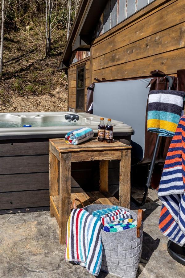 New Rustic Luxe Cabin Billiards Spa Near Gsmnp Таунсенд Екстериор снимка