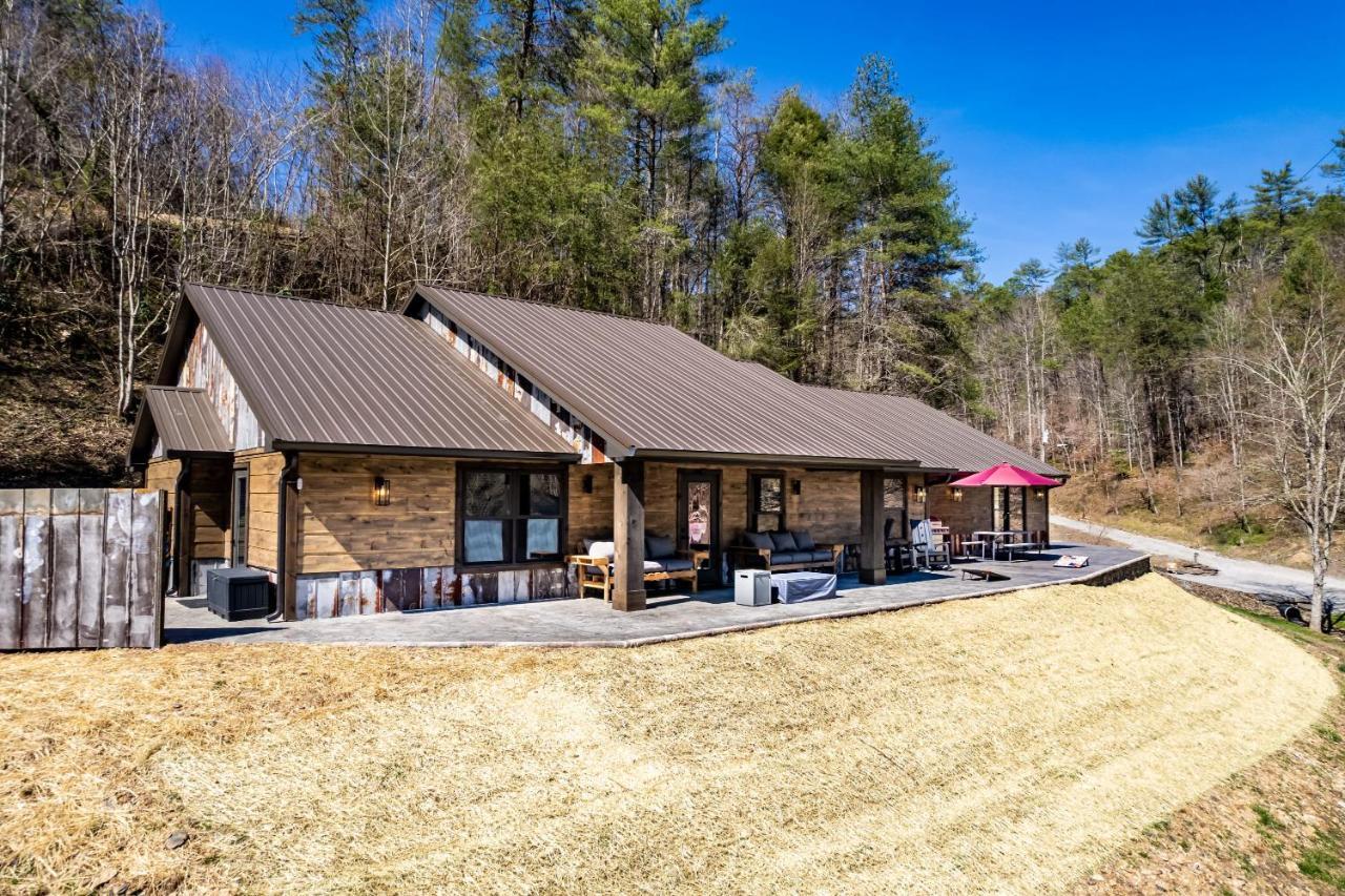 New Rustic Luxe Cabin Billiards Spa Near Gsmnp Таунсенд Екстериор снимка