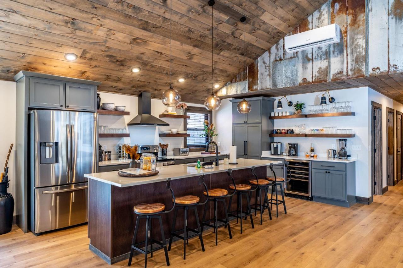 New Rustic Luxe Cabin Billiards Spa Near Gsmnp Таунсенд Екстериор снимка