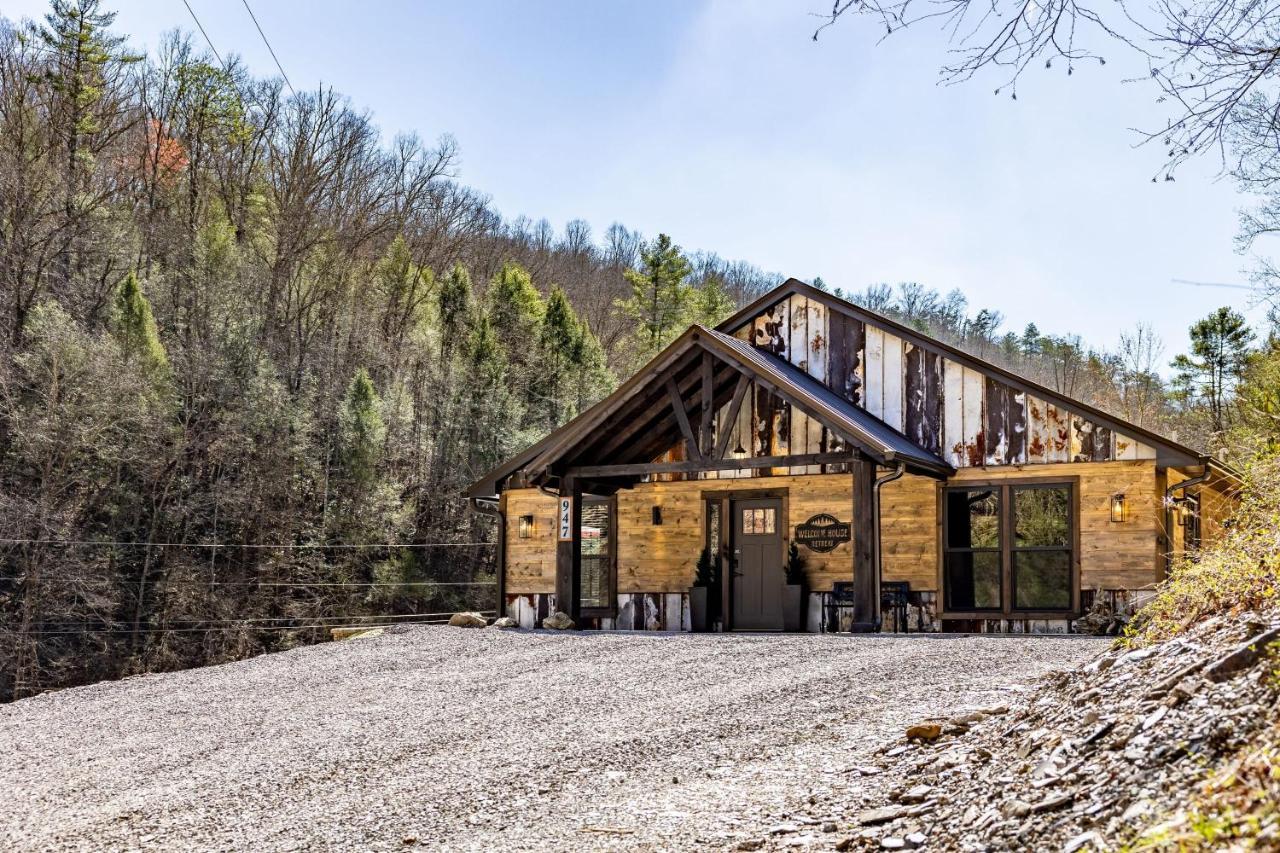 New Rustic Luxe Cabin Billiards Spa Near Gsmnp Таунсенд Екстериор снимка